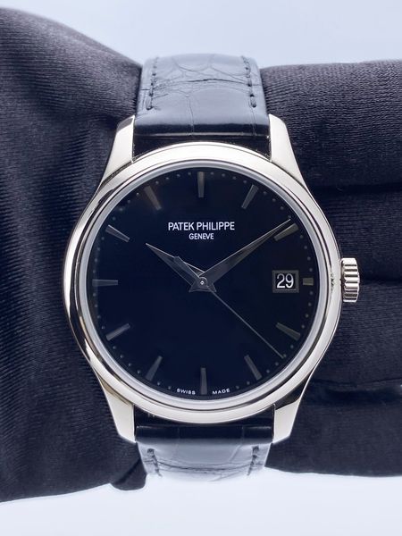 Patek Philippe Calatrava 5227G-010